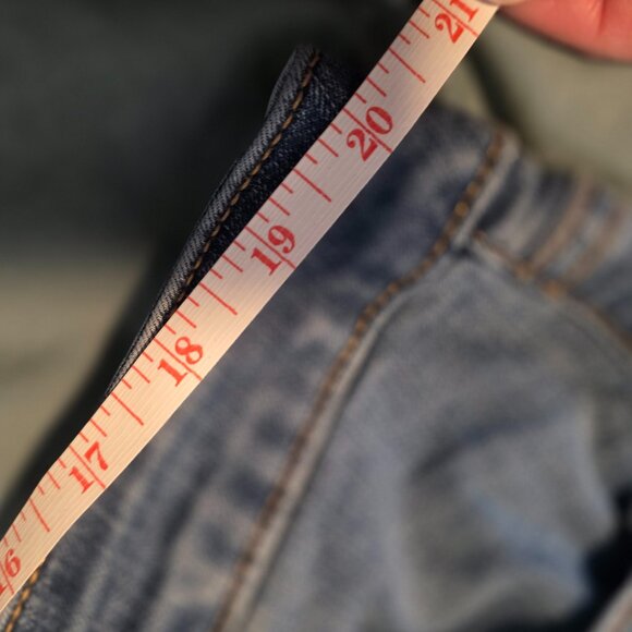 Torrid Distressed Denim Shorts, size 20 - Picture 6 of 7